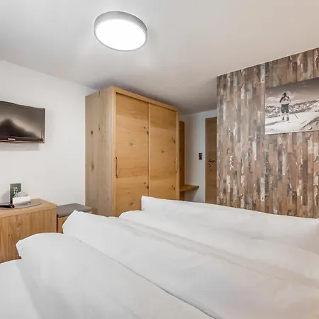 Sportpension Carinthia 住宿加早餐酒店 3*