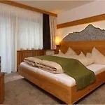 Sportpension Carinthia Bed & Breakfast 3*